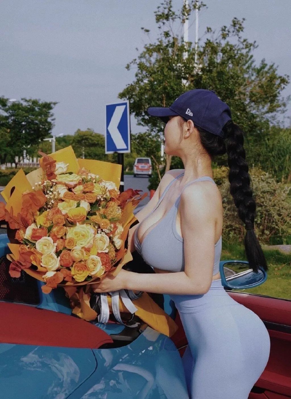 這敞篷跑車(chē)的馬力一定很足！插圖4