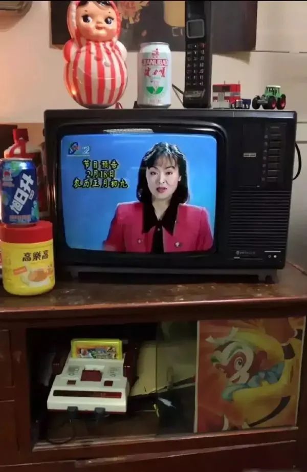 妹子窮的絲襪都破了！插圖26