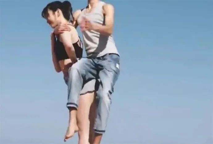 有這種身材還會(huì )在乎臉嗎？插圖15
