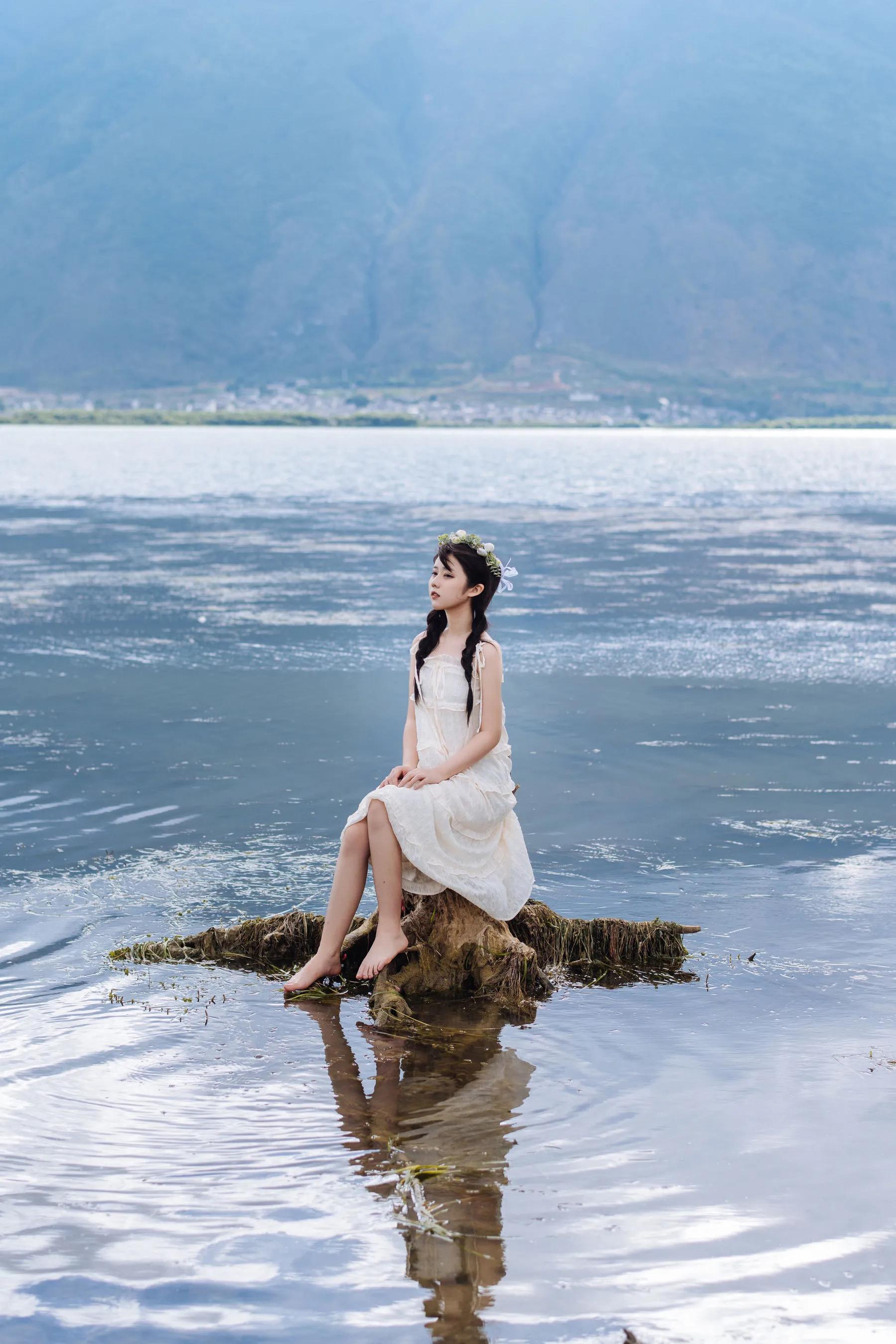 喵糖映畫(huà) 海邊姑娘（鏡醬）純色白裙，嚶嚶嚶插圖