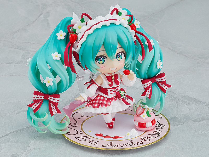 初音15周年紀念「草莓」風(fēng)格手辦登場(chǎng)插圖1