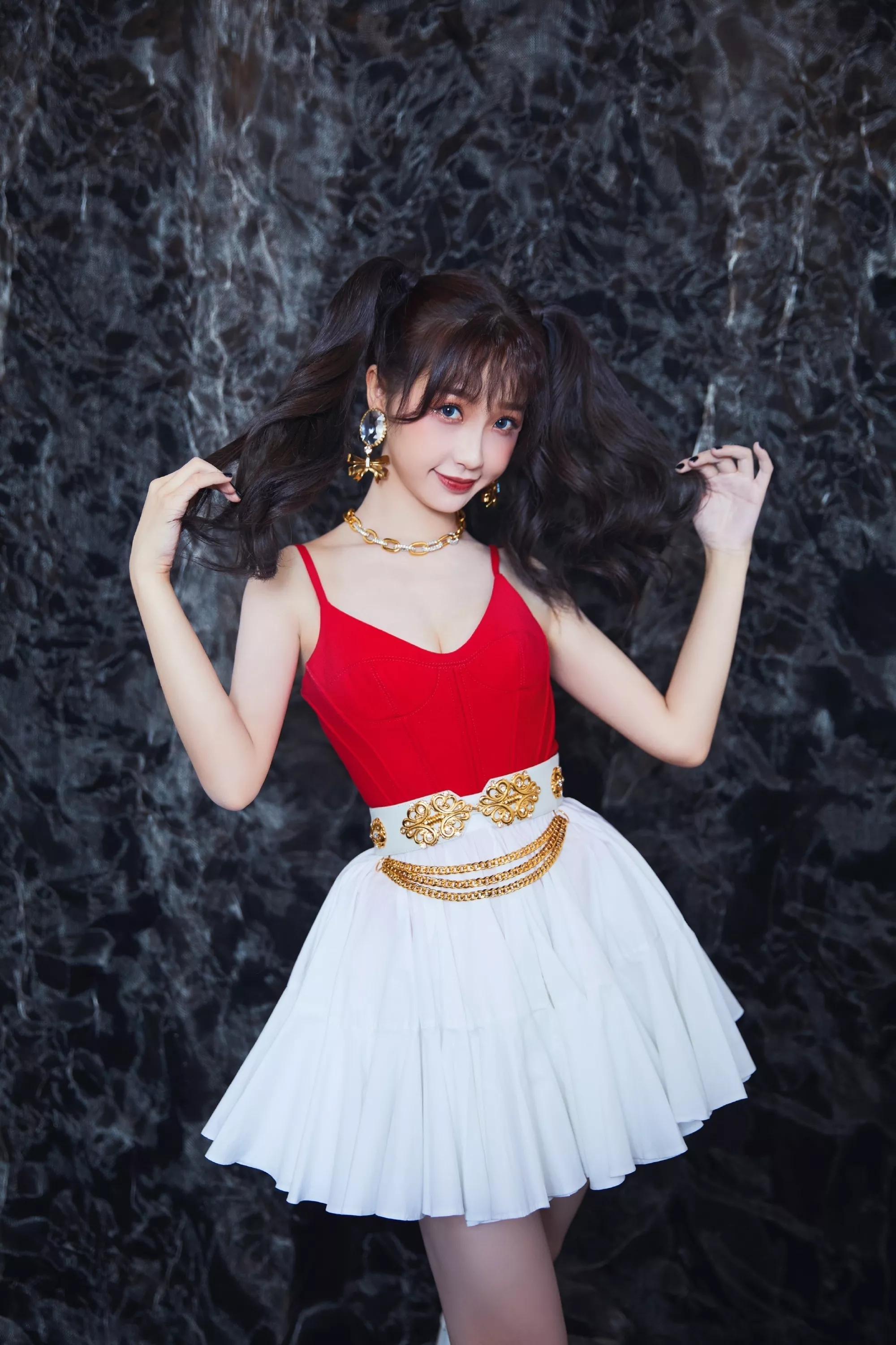 國內地女演員、歌手 虞書(shū)欣美照欣賞插圖1