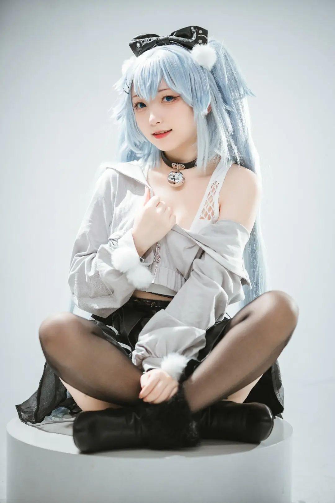 少女前線(xiàn)丨芙洛倫 夜深人靜的了呢插圖2