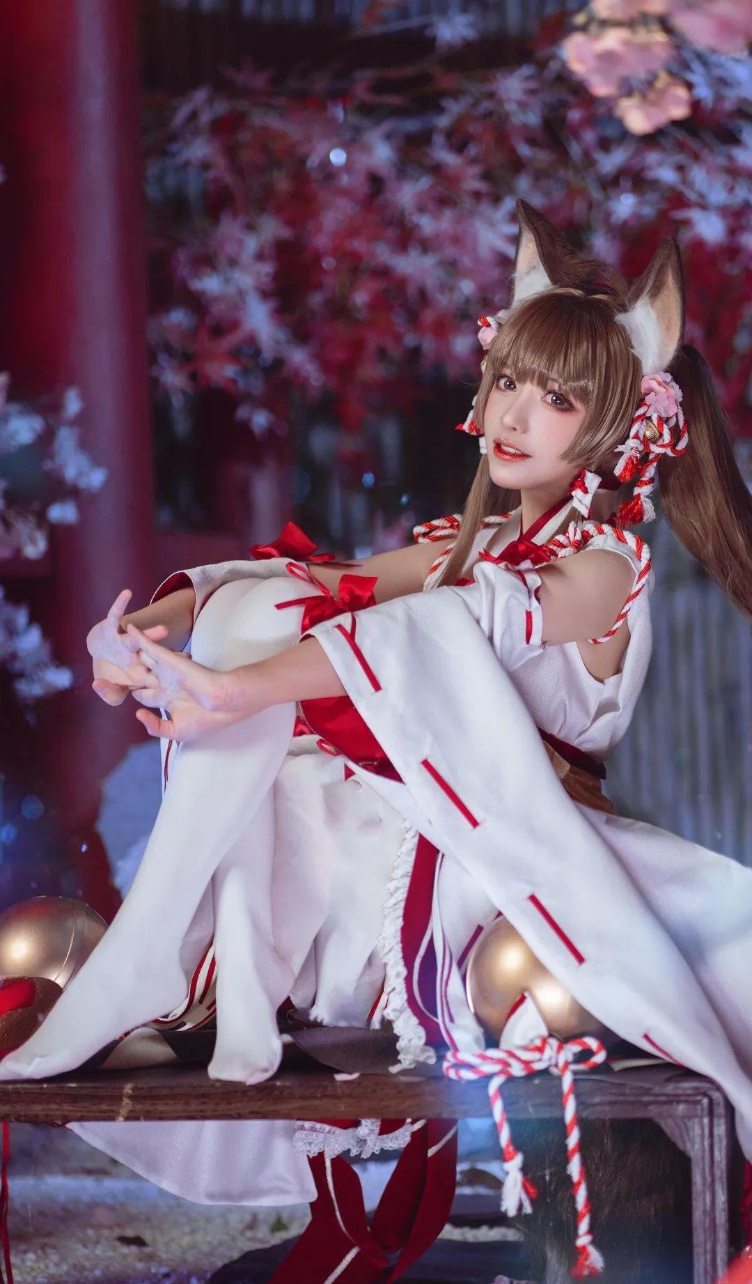 優(yōu)莉娜，俏皮的巫女《盾之勇者成名錄：浪潮》插圖1